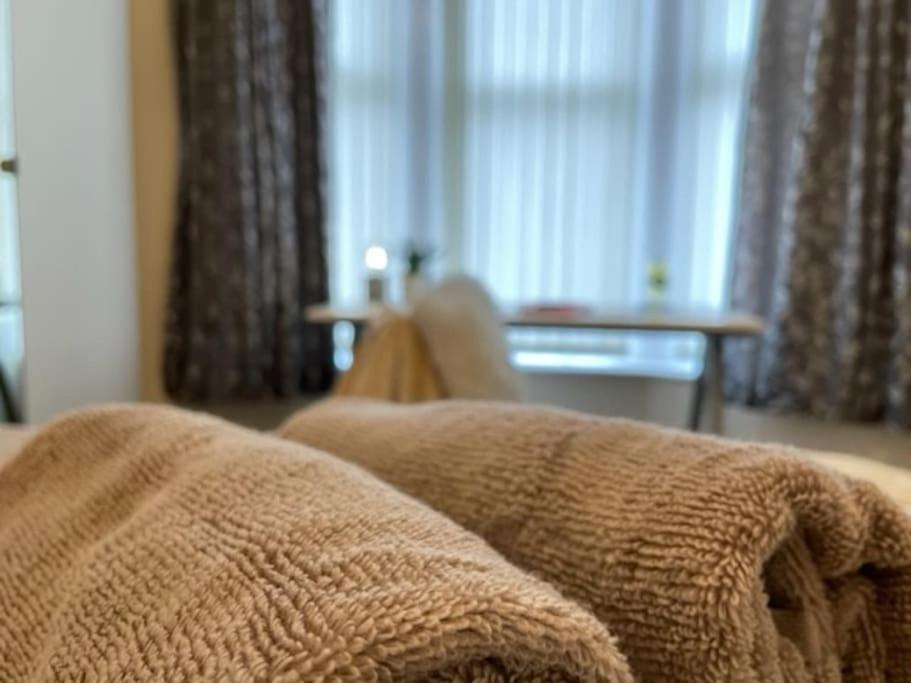 5 Bedroom, Sleeps 9 - Base To Explore And Beyond Holiday home Liverpool