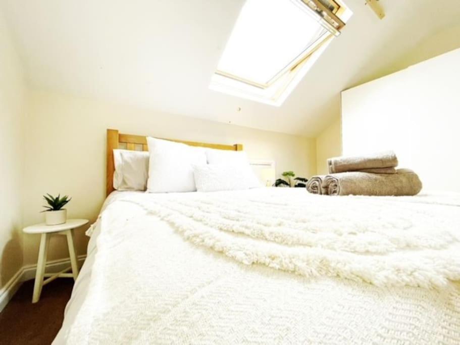 5 Bedroom, Sleeps 9 - Base To Explore And Beyond