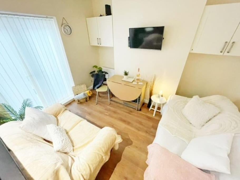 5 Bedroom, Sleeps 9 - Base To Explore And Beyond *