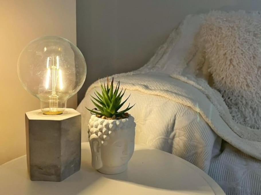 Holiday home 5 Bedroom, Sleeps 9 - Base To Explore And Beyond